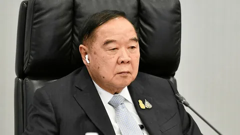 พรรคเพื่อไทยผวา หวั่น "บิ๊กป้อม" ชิงยุบสภา หยุด 3 ป. ม็อบประกาศยกระดับ 