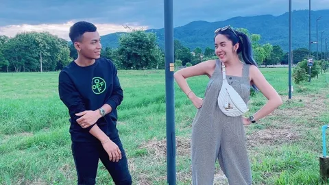 นัส เมียโชค รถแห่ โพสต์ตัดพ้อ หาเงินเองมาทั้งชีวิตแต่ถูกมองเกาะผัวกิน