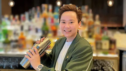 คุณณ์ ธนาวรชยกิจ ผู้จัดการด้านเครื่องดื่มแห่ง The Standard มหานคร มองการทำงานเป็นศิลปะ