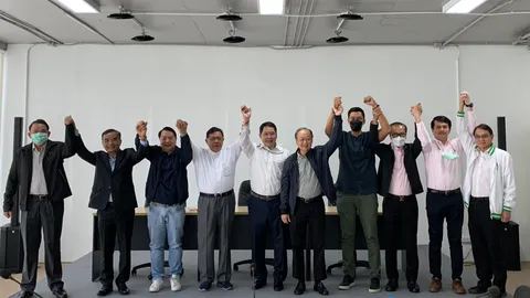 อดีต ส.ส.ปชป.ยกทัพร่วมงาน สอท. พร้อมเปิดตัวลูกชายวิรัตน์ ลงเขตคลองสามวา