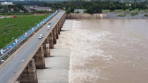 เขื่อนเจ้าพระยาเพิ่มการระบายน้ำ 1,700 ลบ.ม./วินาที เตือน 4 จังหวัดรับมือ