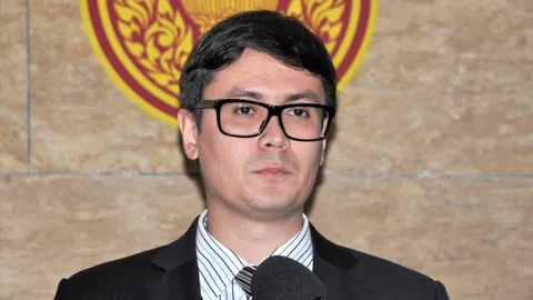 “โรม” เย้ย “น้องตู่” ยุติปฏิบัติหน้าที่นายกฯ “พี่ป้อม” กระชุ่มกระชวย 