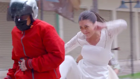 เจ้าสาวยืนหนึ่ง EP.1 เพิร์ธ สวมบทลมกรดสาว ไล่จับโจรขโมยแหวนแต่งงาน