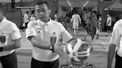 แฟนบอลแห่อาลัย "เปาตี๋" หลังประสบอุบัติเหตุเสียชีวิต ระหว่างเดินทางกลับจากตัดสินไทยลีก