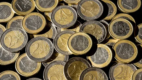 ยุโรปอ่วมต่อเนื่อง ค่าไฟพุ่ง-ค่าเงินยูโรอ่อนตัวต่ำสุดในรอบ 20 ปี