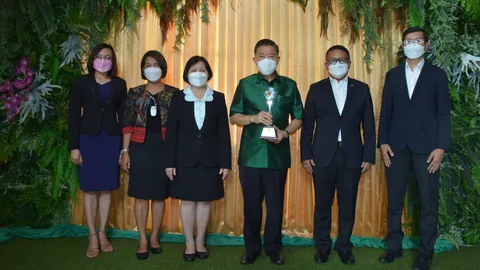 ส.ป.ก. รับโล่เกียรติยศ "องค์กรคนดี" จาก ปธ.สว.ที่ยกย่องเชิดชูเกียรติ