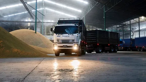 รถบรรทุกรุ่นใหม่ราคาโดนใจ ISUZU เปิดตัว THE ROCK GXZ และ FXZ 