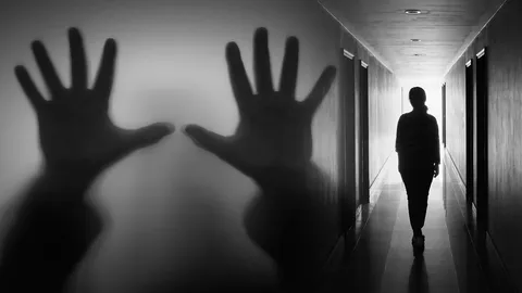 สยองศพน้ำเหลืองไหลซึมเพดาน ผู้อาศัยร่วมตึกต้องรู้ มันไม่ใช่น้ำปลาร้า