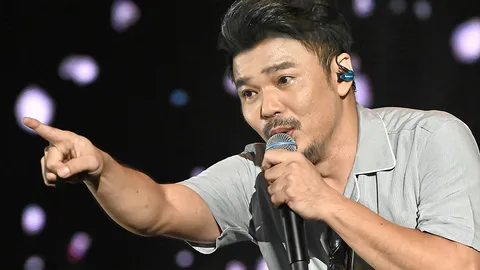 “โป้” หลั่งน้ำตา อิ่มเอมใจไปกับแฟนเพลง “โยคี เพลย์บอย รีบอร์น คอนเสิร์ต”