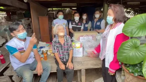 พม.อยุธยารุดเยี่ยม ยาย 81 ลอยน้ำ 20 กิโล เร่งหาที่อยู่ใหม่เพื่อความสุข