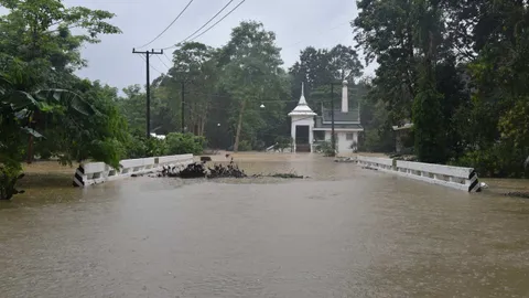 น้ำท่วมจันทบุรี 5 อำเภอ อ.เขาคิชฌกูฏ อ่วมสุด จับตาเย็นนี้น้ำถึงตัวเมือง