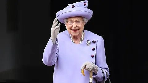 3 ภาพยนตร์ชีวประวัติที่ดูแล้วรู้จักควีนเอลิซาเบธที่ 2 แห่งอังกฤษ