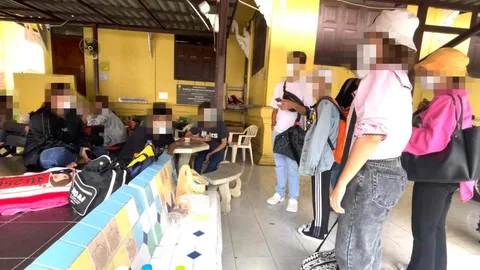 รอคิวข้ามวันข้ามคืน สายมูฯ แห่ดูดวง พระวัดที่เชียงใหม่ จำกัดวันละ 20 คน