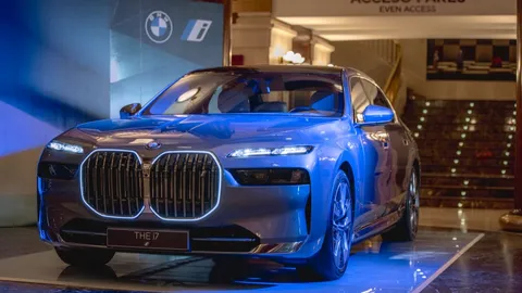 โรงหนังเคลื่อนที่ มาแล้ว รุ่นและราคา BMW i7 รถยนต์ไฟฟ้าเรือธง วิ่งไกล 625 กิโลเมตร