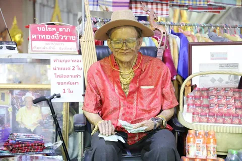 6 พิกัดเฮง ที่เดียวจบ "วัดสว่างอารมณ์" ให้โชคลาภอย่างที่ขอ รวยๆ ปังๆ