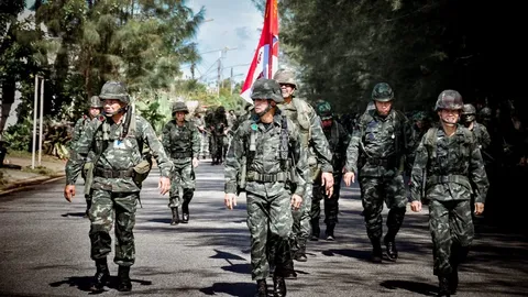 ผบ.พล.ร.15 นำกำลังพลร่วมฝึกเดินทางไกล ย้ำทหารต้องเป็นที่พึ่งของ ปชช.