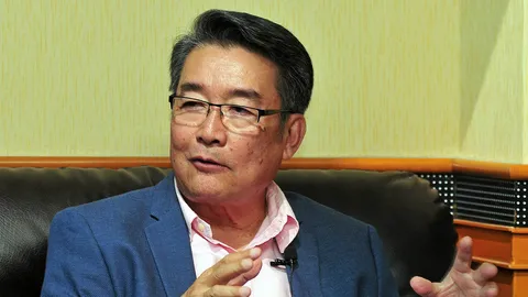 ถอยห่างความขัดแย้ง