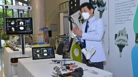 AI หุ่นยนต์อัจฉริยะ ผ่าตัดแผลเล็กข้อเข่า