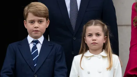 เจ้าชายจอร์จ และเจ้าหญิงชาร์ลอตต์ จะทรงเข้าร่วมพระราชพิธีพระบรมศพควีน 