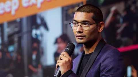 คุณชายอดัม เผยรายได้ดาราไทยดังๆ สาเหตุนักแสดงนักร้องอินฟลูฯ รวยกว่าเศรษฐี