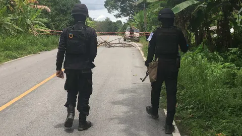 นปพ.นราธิวาสสนธิกำลัง ค้นแหล่งกบดานโจรใต้ เกิดยิงปะทะเดือด คนร้ายตาย 1