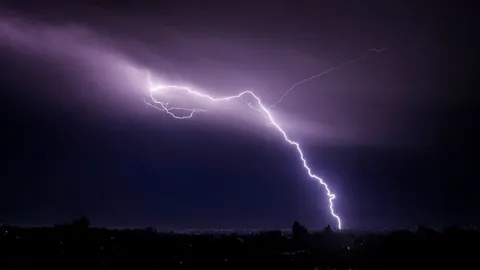 ฝนกระหน่ำภาคเหนืออินเดีย บ้านถล่ม-ฟ้าผ่า วันเดียวดับ 36 ศพ