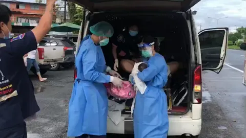 สุดอั้น สาวตราดท้องแก่ ไปไม่ถึงรพ. คลอดลูกชายบนรถกู้ภัย