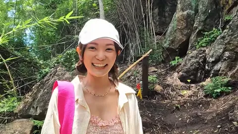 ชาวเน็ตห่วง เตือน วิกกี้ ภรรยา เวียร์ ศุกลวัฒน์ ท้องอยู่อย่าขึ้นเขาเที่ยว 