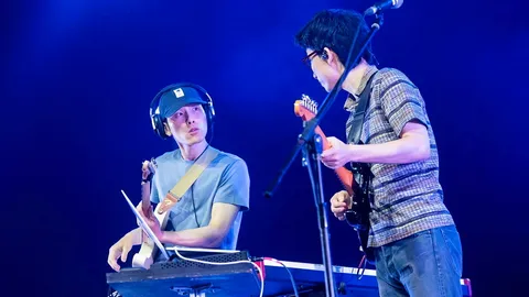 ศิลปิน “92914” แท็กทีม “โซลชายด์” ขึ้นคอนเสิร์ต “Very Live” ระเบิดความมันส์