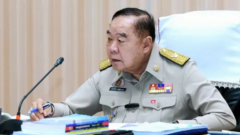 จี้สอบ “ป้อม” แฝงหาเสียง แจกของ ป้ายผิดระเบียบ กกต.อบรมทั่วประเทศ สอนบังคับใช้กฎเหล็ก