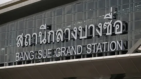 โปรดเกล้าฯ พระราชทานชื่อสถานีกลางบางซื่อ เป็น สถานีกลางกรุงเทพอภิวัฒน์