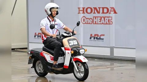 “ก้อง-สมเกียรติ” บิดสกูตเตอร์ไฟฟ้า Honda BENLY e ใน MotoGP