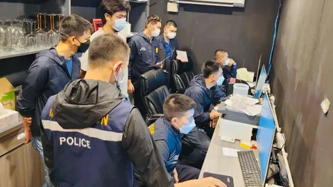 ทลายเครือข่ายเว็บพนัน อุ้มเด็กโกงบัญชีม้า พบมีเงินกว่า 500 ล้าน 