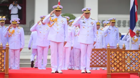 "บิ๊กเฒ่า" ส่งมอบหน้าที่ให้  "บิ๊กจ๊อด" เตรียมลุยแจงจัดซื้อ "เรือดำน้ำ