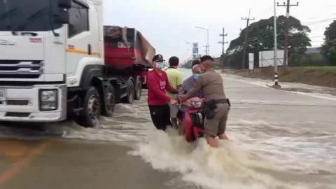 ป่าโมกอ่างทองท่วมอีกอำเภอ หลังน้ำเจ้าพระยาทะลัก จมไปกว่าร้อยหลังคาเรือน