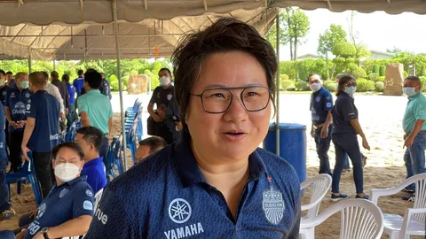 “บุณย์ธิดา” ส.ส.ปชป. โผล่ร่วมวันเกิด “เนวิน” ยังกั๊กจ่อย้ายซบภูมิใจไทย