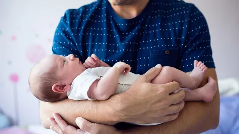 อุ้มลูกบ่อยแค่ไหน ถึงกี่เดือนถึงไม่ทำให้ลูกติดมือ ติดแม่