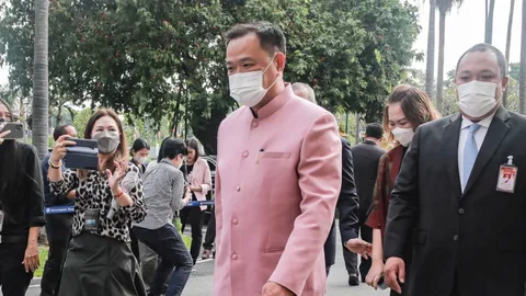 “อนุทิน” เผย ยังไร้สัญญาณปรับ ครม. เชื่อ “บิ๊กป้อม” ไม่ได้ลาป่วยการเมือง