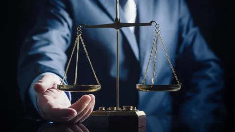 พ่อค้าไก่หมุน ปลอมเป็นทนาย รายแรกของไทย เสี่ยงติดคุกพันปี 