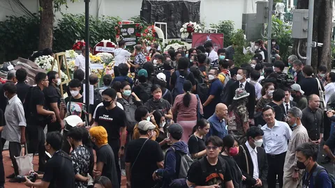 "ฝ่ายค้าน-แกนนำสารพัดม็อบ" ตบเท้า ร่วมงานรำลึก 46 ปี 6 ตุลา 19 