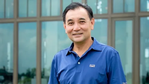 "สารัชถ์ รัตนาวะดี" ขลุกอยู่กับการทำและเทสต์สนามหรูระดับโลกจนเปลี่ยนลุคเป็นหนุ่มดาร์ก