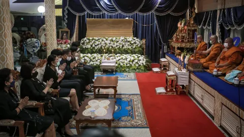 ประมวลภาพงานศพ ผิง พิมพาภรณ์ คืนที่ 2 เต็มไปด้วยความเศร้า 