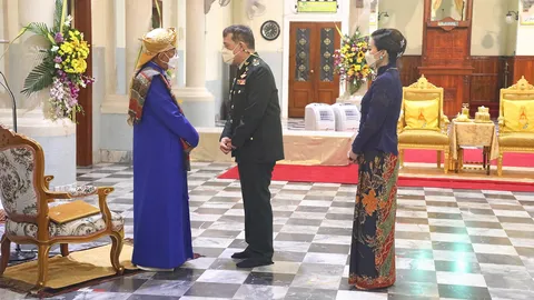 ในหลวง พระราชินี ทรงมีพระราชปฏิสันถารกับผู้นำศาสนาอิสลาม