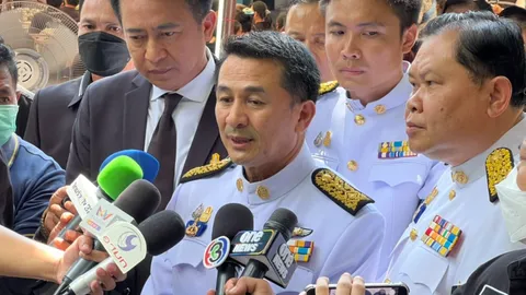 “ชลน่าน” นำเพื่อไทยให้กำลังใจผู้สูญเสีย ฝ่ายค้านผลักดันเรื่องสำคัญเข้าสภาฯ