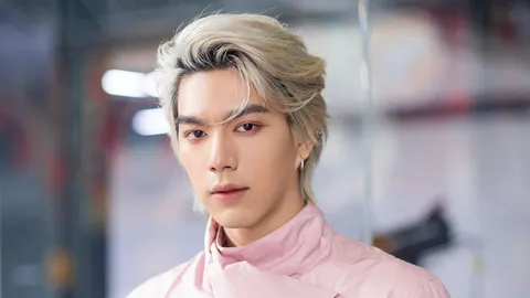 “ไบร์ท นรภัทร” ลุคแบดบอยแค่ภายนอก ให้หมดใจไม่มีกั๊ก ชอบคนน่ารักทำให้ใจฟู