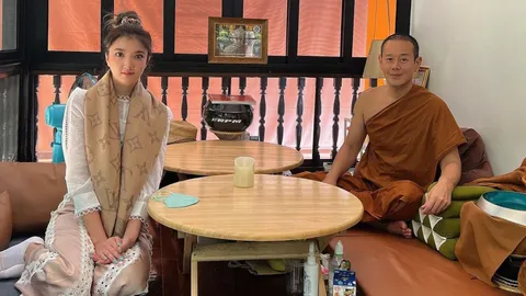 เธอ รวรีย์ เผยภาพ หลวงพี่เป๊ก หลังบวชนานเกือบ 2 เดือน ผอมลง 9 กก.