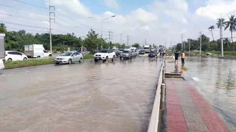 นครปฐมวิกฤติแม่น้ำนครชัยศรีขึ้นธงแดง ปิดถนนบรมฯ 18.00-20.00 น.น้ำท่วมสูง