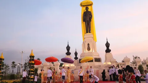 ในหลวง-พระราชินี เสด็จพระราชดำเนินทรงเปิด "พระบรมราชานุสาวรีย์ รัชกาลที่ 9"