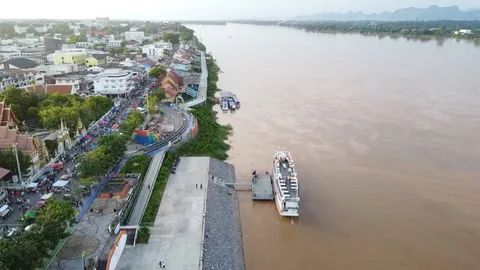 กู้ภัยทางน้ำ เตือน "โตโน่" ว่ายข้ามน้ำโขง เชี่ยวไหลลึก อันตรายกว่าทะเล (คลิป)