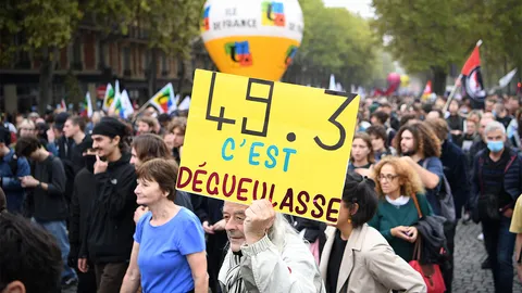 หยุดงานประท้วงลุกลามทั่วฝรั่งเศส